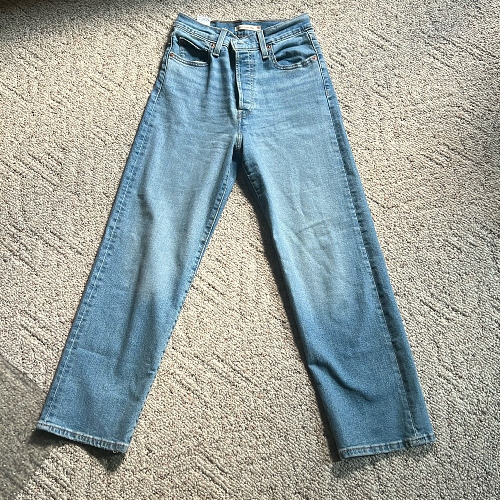 Levi’s Ribcage Straight Ankle Jeans